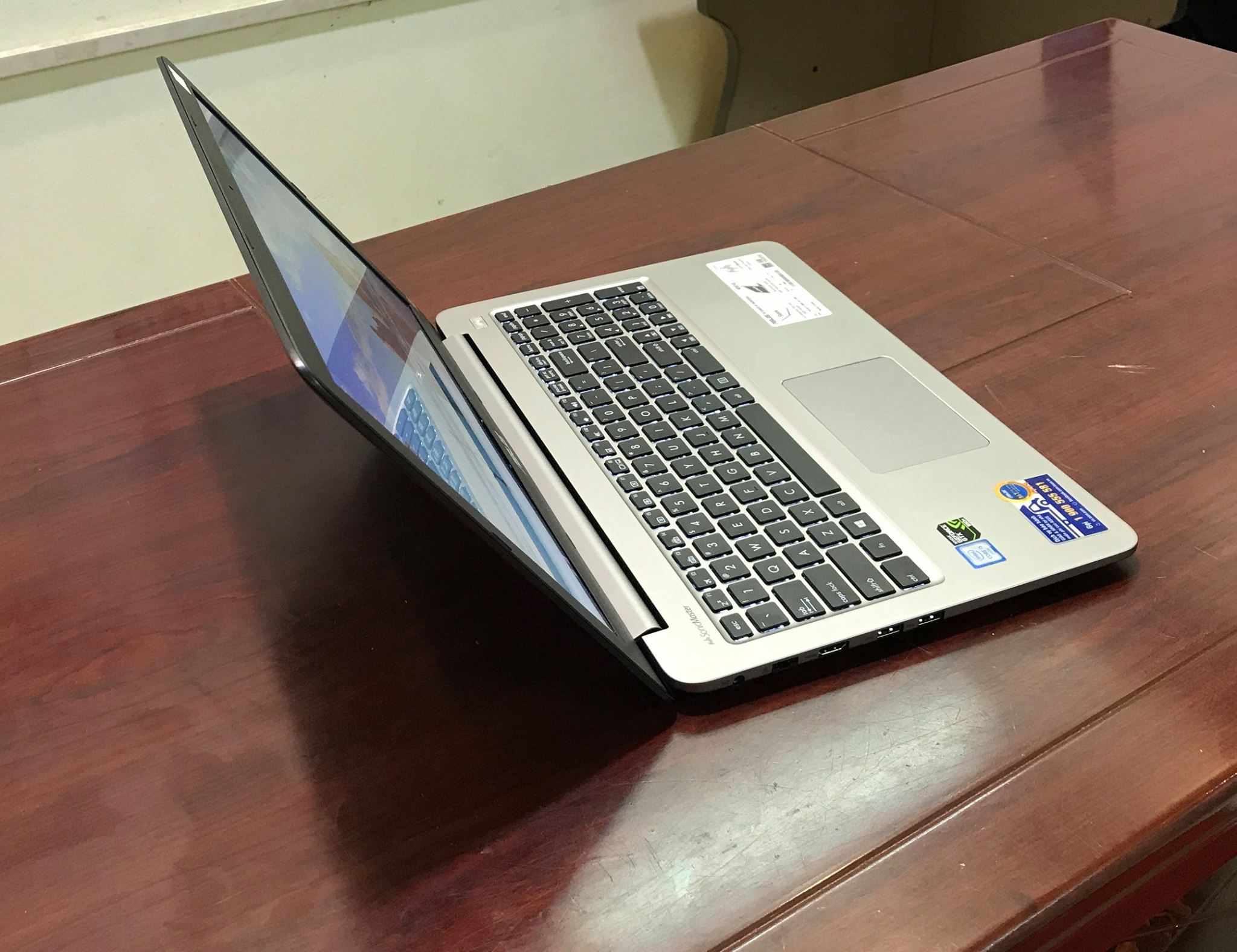 Laptop Asus K501UX-FI131T-7.jpg